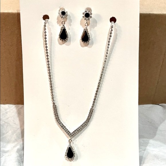 NECKLACE & MATCHING EARRINGS JEWELRY SET black with rhinestones NEW never used - Picture 3 of 9